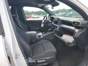 2025 Toyota 4Runner SR5 - miniatura 8
