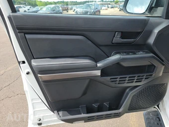 2025 Toyota 4Runner SR5 - miniatura 9