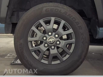 2025 Toyota 4Runner SR5 - miniatura 11