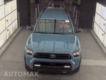2025 Toyota 4Runner SR5 - miniatura 2
