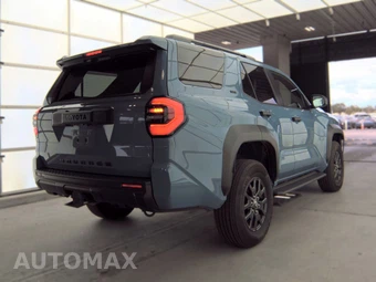 2025 Toyota 4Runner SR5 - miniatura 5