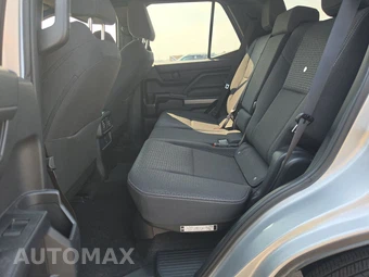 2025 Toyota 4Runner SR5 - miniatura 13
