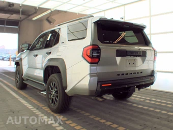 2025 Toyota 4Runner SR5 - miniatura 6