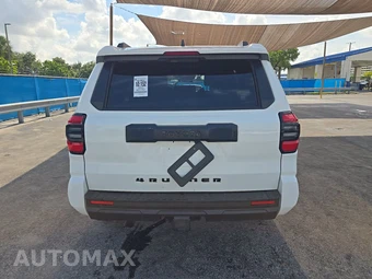 2025 Toyota 4Runner SR5 - miniatura 5