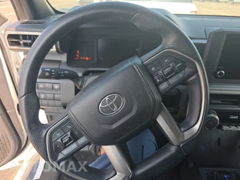 2025 Toyota 4Runner SR5 - miniatura 10