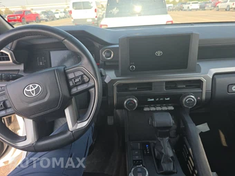 2025 Toyota 4Runner SR5 - miniatura 11