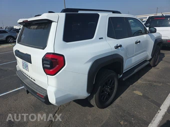 2025 Toyota 4Runner SR5 - miniatura 4