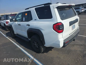 2025 Toyota 4Runner SR5 - miniatura 6