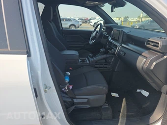 2025 Toyota 4Runner SR5 - miniatura 8