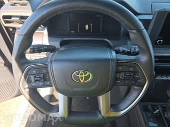 2025 Toyota 4Runner SR5 - miniatura 10