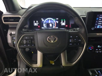 2025 Toyota 4Runner SR5 - miniatura 10