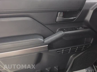 2025 Toyota 4Runner SR5 - miniatura 9