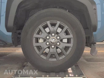 2025 Toyota 4Runner SR5 - miniatura 10