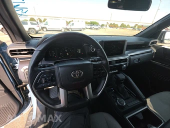 2025 Toyota 4Runner SR5 - miniatura 17
