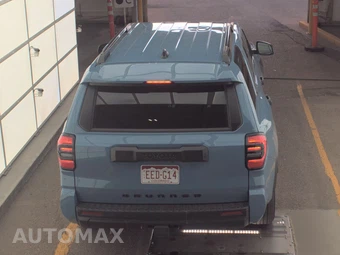 2025 Toyota 4Runner SR5 - miniatura 6