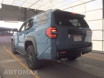 2025 Toyota 4Runner SR5 - miniatura 8