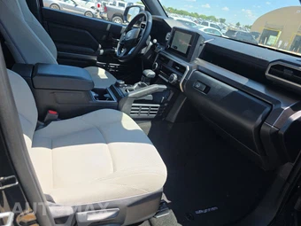 2025 Toyota 4Runner SR5 - miniatura 14