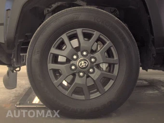 2025 Toyota 4Runner SR5 - miniatura 9