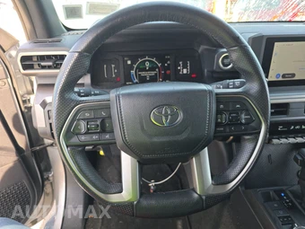 2025 Toyota 4Runner SR5 - miniatura 10