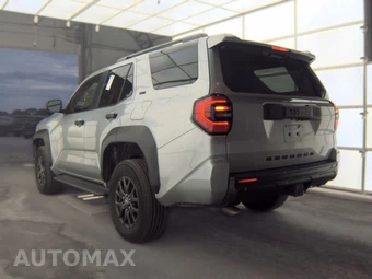 2025 Toyota 4Runner SR5 - miniatura 6