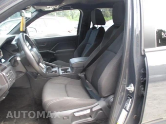 2025 Toyota 4Runner SR5 - miniatura 4