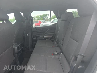 2025 Toyota 4Runner SR5 - miniatura 13