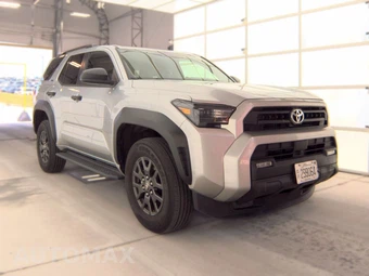 2025 Toyota 4Runner SR5 - miniatura 3