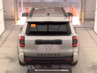 2025 Toyota 4Runner SR5 - miniatura 5