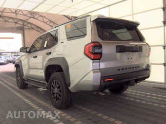 2025 Toyota 4Runner SR5 - miniatura 6