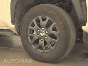 2025 Toyota 4Runner SR5 - miniatura 10