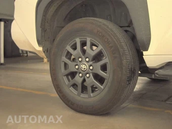 2025 Toyota 4Runner SR5 - miniatura 11