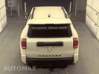 2025 Toyota 4Runner SR5 - miniatura 6