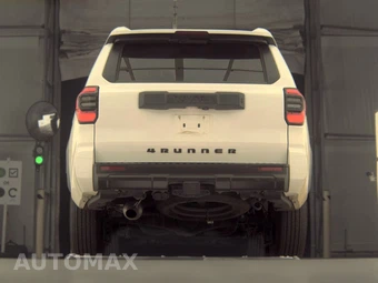 2025 Toyota 4Runner SR5 - miniatura 7