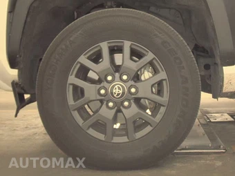 2025 Toyota 4Runner SR5 - miniatura 9
