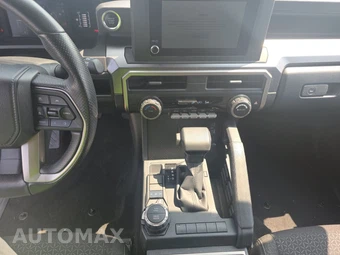 2025 Toyota 4Runner SR5 - miniatura 11
