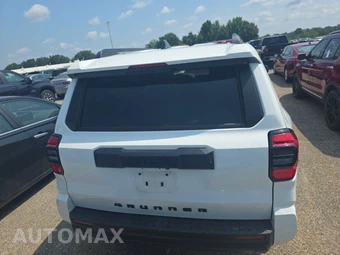 2025 Toyota 4Runner SR5 - miniatura 5