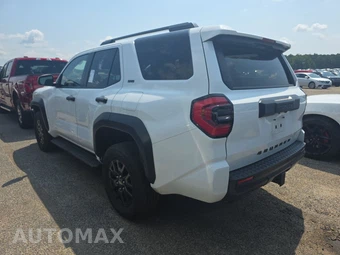 2025 Toyota 4Runner SR5 - miniatura 6