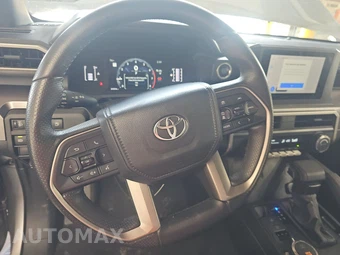 2025 Toyota 4Runner SR5 - miniatura 10