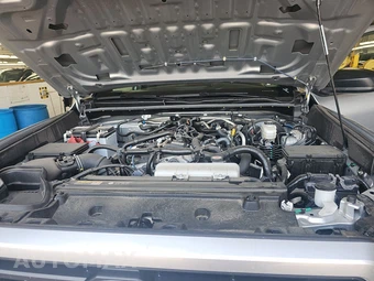 2025 Toyota 4Runner SR5 - miniatura 15
