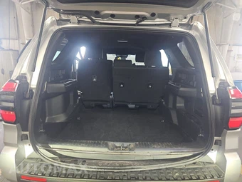 2025 Toyota 4Runner SR5 - miniatura 16