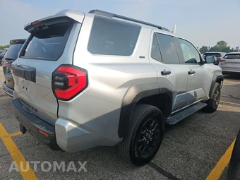 2025 Toyota 4Runner SR5 - miniatura 4