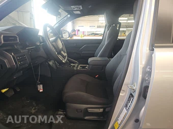 2025 Toyota 4Runner SR5 - miniatura 7