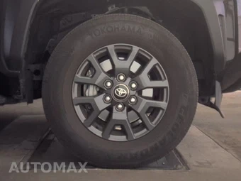 2025 Toyota 4Runner SR5 - miniatura 10