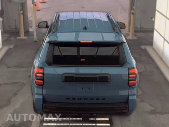 2025 Toyota 4Runner SR5 - miniatura 5