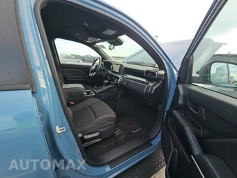 2025 Toyota 4Runner SR5 - miniatura 8