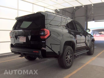 2025 Toyota 4Runner SR5 - miniatura 4