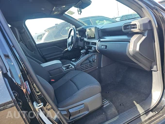 2025 Toyota 4Runner SR5 - miniatura 8