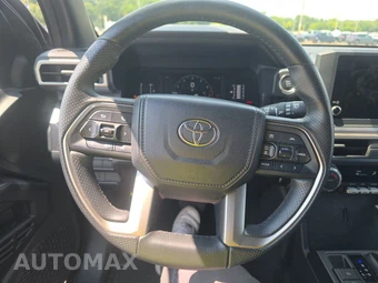 2025 Toyota 4Runner SR5 - miniatura 10