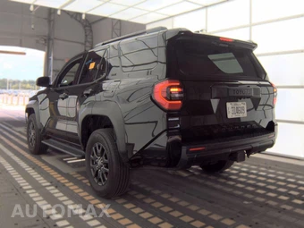 2025 Toyota 4Runner SR5 - miniatura 6