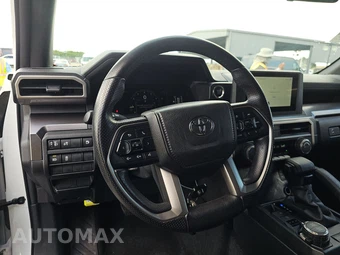 2025 Toyota 4Runner SR5 - miniatura 10